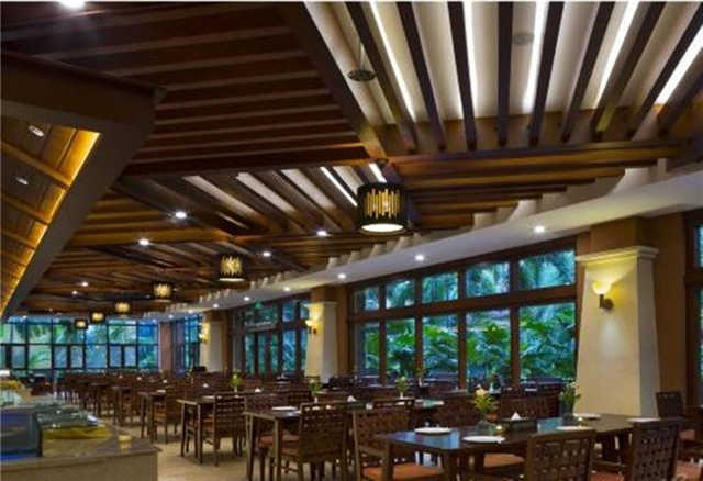 西雙版納嘉盛華美達(dá)廣場酒店餐廳設(shè)計(jì)圖片